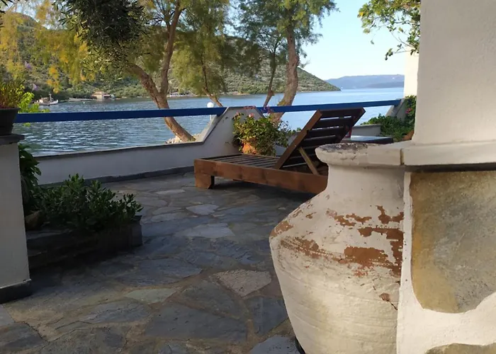 Amfithea Seaview Apartment