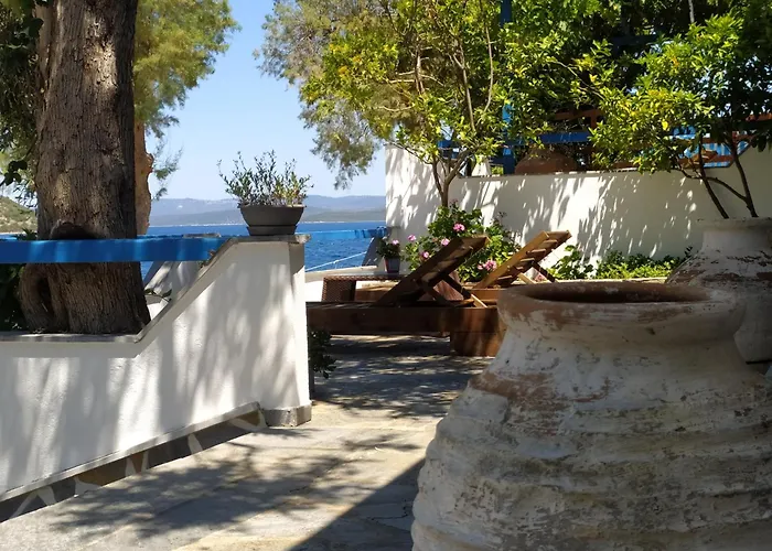 Amfithea Seaview Apartment