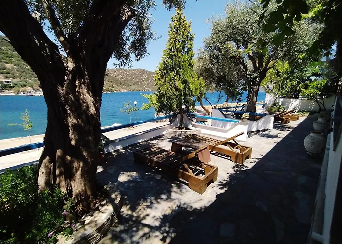 Amfithea Seaview Apartment